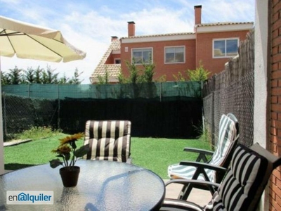 Alquiler casa piscina y terraza