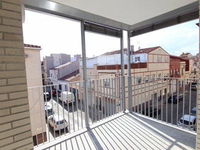 Alquiler Piso Sabadell. Piso de dos habitaciones en Gorina I Pujol De. Segunda planta con balcón