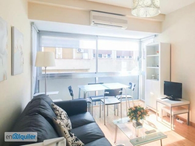 Amplio y luminoso apartamento de 1 dormitorio con aire acondicionado en alquiler en Salamanca