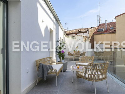 Ático con terraza en Salamanca en alquiler