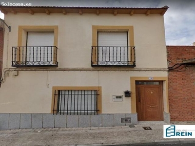 Casa de 2 plantas en zona céntrica de Añover de Tajo.