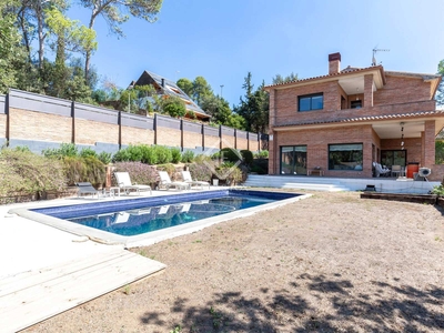 Casa / villa de 353m² en venta en La Floresta, Barcelona