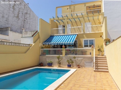 Fantástica casa con piscina y garaje en Mahón