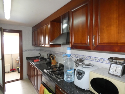 Piso en venta. Piso de 3hab., con dos plazas de pk incluidas. Complejo Residencial S´Estació. Cerca de la estación del tren de Manacor. Ascensor.