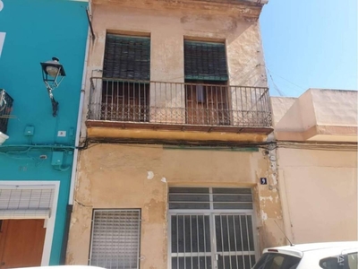 Venta Casa adosada en Calle Alfarers Alzira. A reformar 175 m²