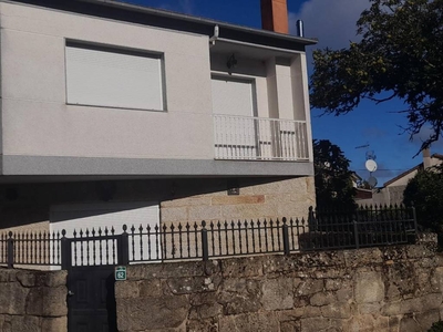 Venta Casa rústica en Sobrado O Pereiro de Aguiar. Muy buen estado plaza de aparcamiento 200 m²