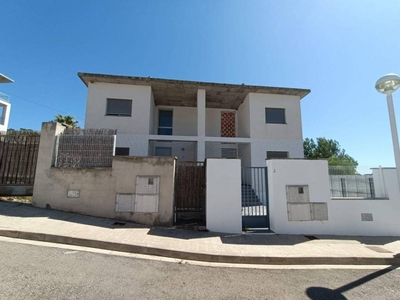 Venta Chalet en Calle de Saturn Montserrat. Buen estado 147 m²