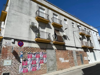 Venta Piso El Cuervo de Sevilla. Piso de tres habitaciones Primera planta con terraza