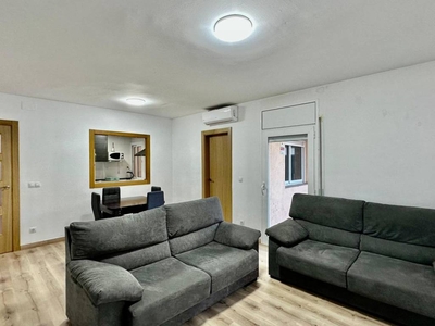 Venta Piso Salou. Piso de tres habitaciones en Barcelona 50. Primera planta con terraza