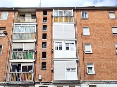Venta Piso Valladolid. Piso de tres habitaciones Cuarta planta calefacción individual