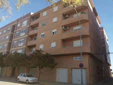 Venta de piso en Almansa de 2 habitaciones con balcón y calefacción
