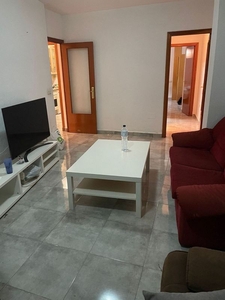 Alquiler de piso en Centro - Murcia de 3 habitaciones con terraza y muebles