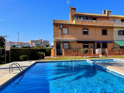 Casa en venta en La Mata, Torrevieja, Alicante