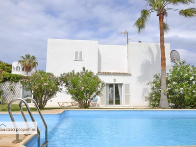 Venta de casa con piscina y terraza en CALA D'OR (Santanyí)