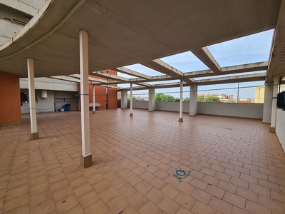 Venta de piso en Bellavista de 3 habitaciones con terraza y piscina
