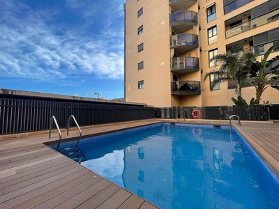 Venta de piso en Sant Llorenç de 3 habitaciones con terraza y piscina