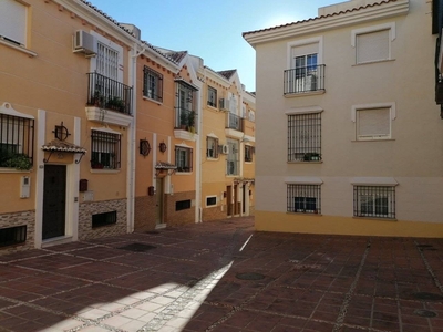 Alquiler Piso Motril. Piso de dos habitaciones en Calle Casado 2. Muy buen estado primera planta plaza de aparcamiento con balcón calefacción individual