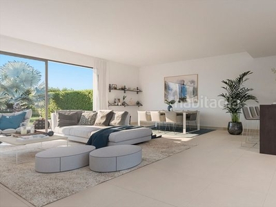 Apartamento bajo con amplio jardín obra nueva en la cala en Mijas