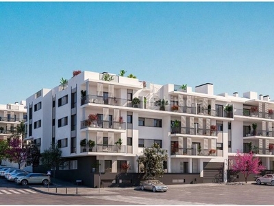 Apartamento con 3 habitaciones con ascensor, parking, piscina y aire acondicionado en Estepona