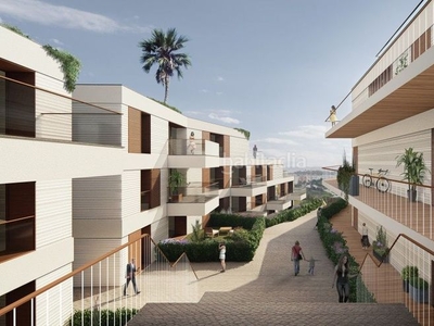Apartamento con 3 habitaciones con ascensor, parking y aire acondicionado en Estepona
