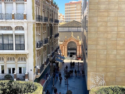 Venta Piso en Paseo de Almeria. Almería. A reformar tercera planta con balcón
