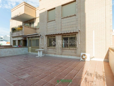 Venta Piso Almería. Piso de cuatro habitaciones Entreplanta plaza de aparcamiento