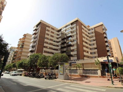 Venta Piso Almería. Piso de cuatro habitaciones Séptima planta con terraza
