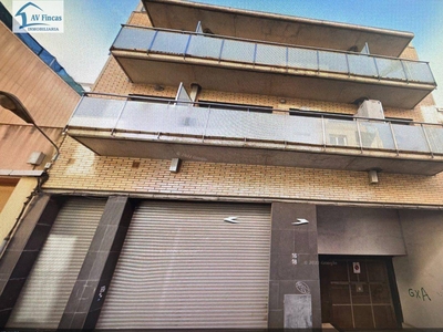 Venta Piso Badalona. Piso de tres habitaciones en Enric Granados 16.