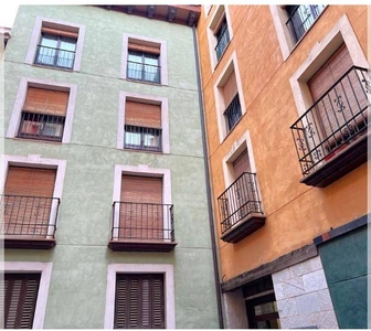 Venta Piso Calatayud. Piso de dos habitaciones en Rincón Nevería. Buen estado primera planta con terraza