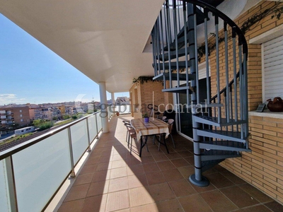 Venta Piso Cunit. Piso de tres habitaciones Tercera planta con terraza