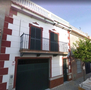 Venta Piso Dos Hermanas. Piso de tres habitaciones en Calle Tixe. Planta baja con terraza