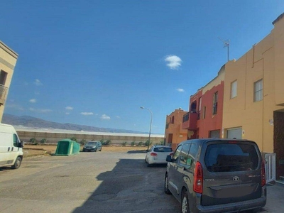 Venta Piso El Ejido. Piso de cuatro habitaciones Con terraza