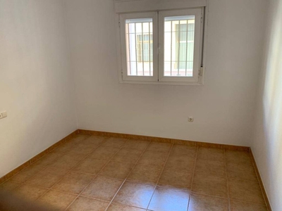 Venta Piso El Ejido. Piso de tres habitaciones