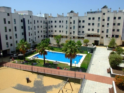 Venta Piso El Puerto de Santa María. Piso de tres habitaciones en Calle Carretera de Sanlucar 10. Buen estado cuarta planta con terraza