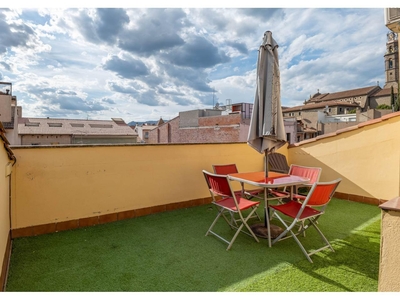 Venta Piso Manlleu. Piso de tres habitaciones Buen estado tercera planta con terraza