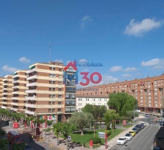 Venta Piso Miranda de Ebro. Piso de cuatro habitaciones Tercera planta con balcón