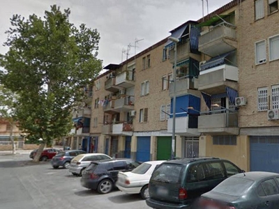 Venta Piso Murcia. Piso de tres habitaciones en Calle Pl�tanos. A reformar tercera planta con terraza
