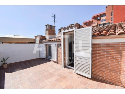 Venta Piso Sabadell. Piso de cuatro habitaciones en Calle Balmes. Buen estado cuarta planta con terraza