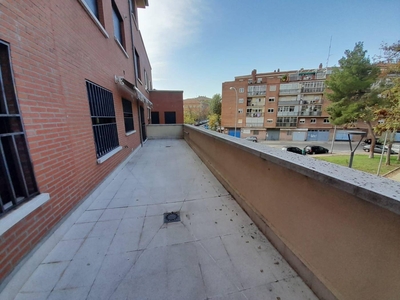 Venta Piso Salamanca. Muy buen estado segunda planta plaza de aparcamiento con balcón calefacción central