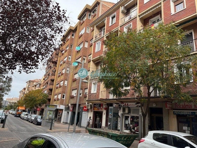 Venta Piso Segovia. Piso de cuatro habitaciones Cuarta planta con balcón