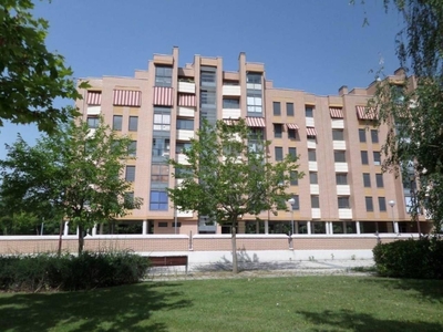 Venta Piso Valladolid. Piso de tres habitaciones en Calle ARRIBES DEL DUERO 28. Buen estado quinta planta con terraza