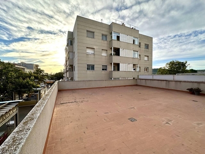 Venta Piso Vilafranca del Penedès. Piso de tres habitaciones en Calle BALCO DE LES CLOTES. Buen estado primera planta con terraza