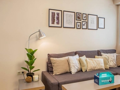 Apartamento de 2 dormitorios en alquiler en Ciudad Lineal, Madrid