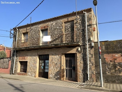 Casa con terreno en venta en Vilamacolum, entre Figueres y Roses