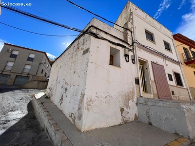 CASA DE PUEBLO EN LLIRIA CON 6 HABITACIONES Y GARAJE