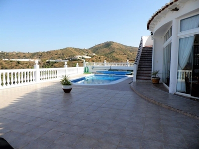 Chalet en venta en Viñuela, Málaga