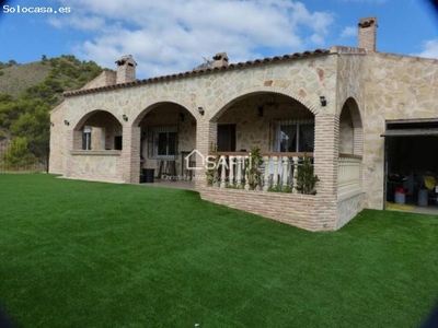 Encantadora casa de 3 dormitorios, jardin y garaje, Fortuna