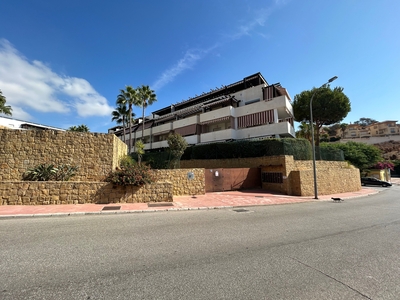 Venta de Bajo de 3 Dormitorios con Jardín en Riviera del Sol, Mijas, Málaga Venta Riviera del Sol