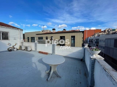 Casa en venta en Carrer de Calvet d'Estrella, cerca de Carrer de Gorina i Pujol en Eixample-Sant Oleguer por 260.000 €