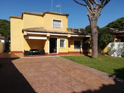 Alquiler de casa con piscina en Chiclana de la Frontera, 2ª pista de La Barrosa